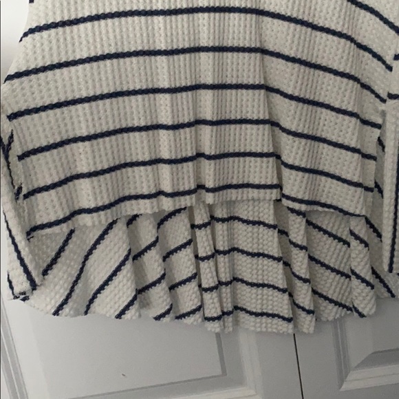 2 for $20 Top! Winners loose-fit v-neck - Picture 2 of 4